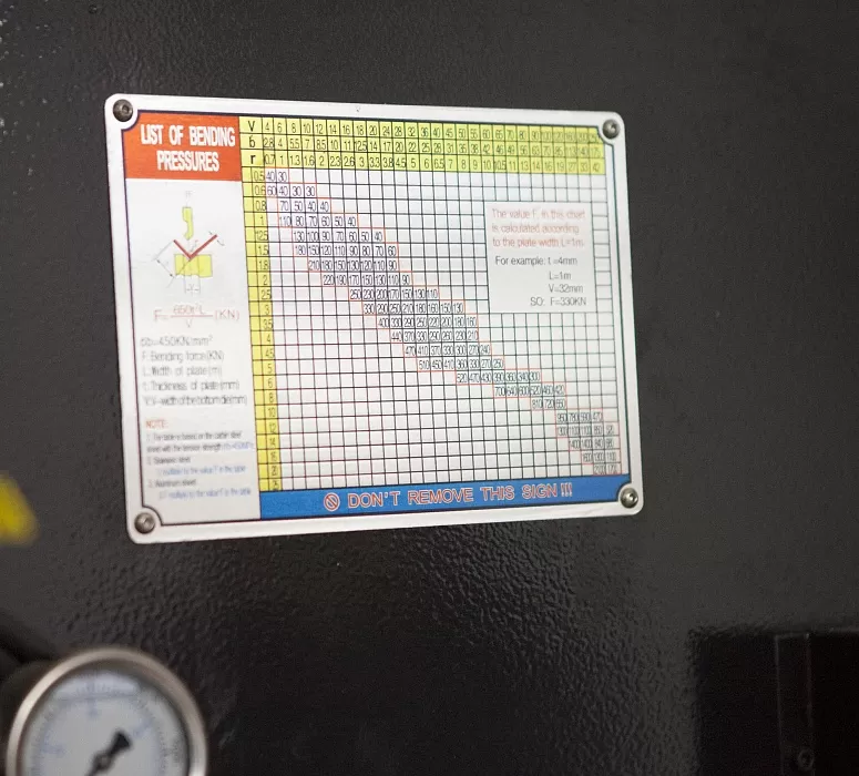 Пресс листогибочный гидравлический STALEX W67Y-30x1300 Е21 (ось Y; X)