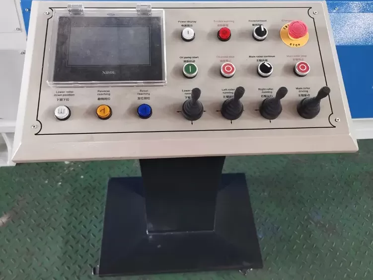 Четырехвалковый гидравлический вальцовочный станок STALEX W12-12x2500